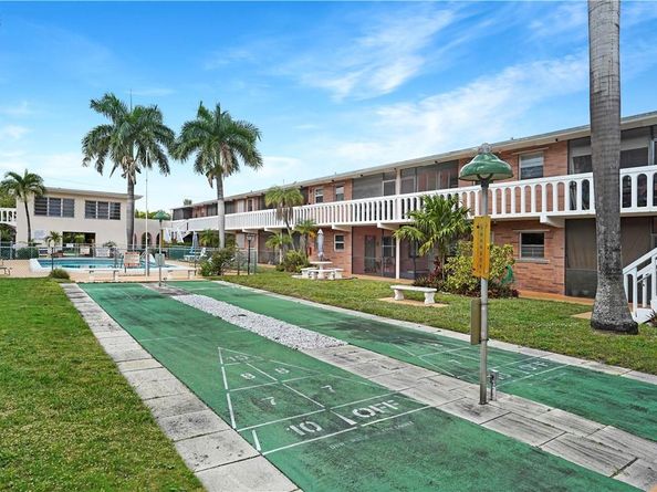 160 NE 8th Ave 4A, Hallandale Beach FL 33009
