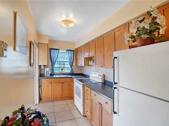 160 NE 8th Ave 4A, Hallandale Beach FL 33009
