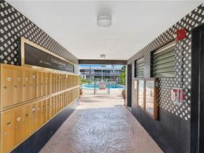 160 NE 8th Ave 4A, Hallandale Beach FL 33009