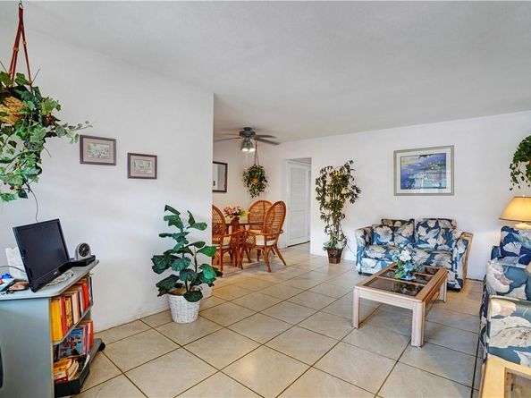 160 NE 8th Ave 4A, Hallandale Beach FL 33009
