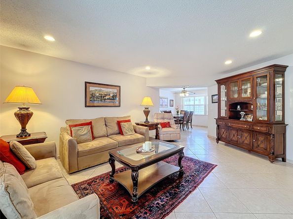 4270 NW 40th St 205, Lauderdale Lakes FL 33319