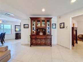 4270 NW 40th St 205, Lauderdale Lakes FL 33319