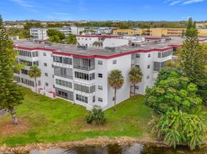 4270 NW 40th St 205, Lauderdale Lakes FL 33319
