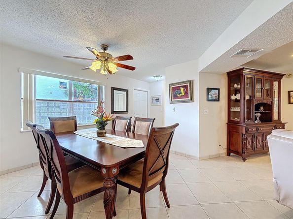 4270 NW 40th St 205, Lauderdale Lakes FL 33319