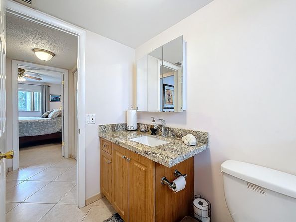 4270 NW 40th St 205, Lauderdale Lakes FL 33319