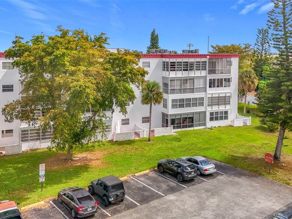 4270 NW 40th St 205, Lauderdale Lakes FL 33319