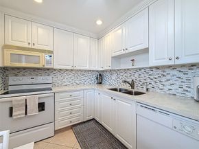 4270 NW 40th St 205, Lauderdale Lakes FL 33319