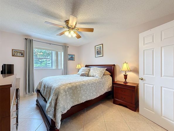 4270 NW 40th St 205, Lauderdale Lakes FL 33319