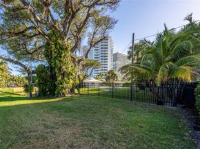 2608 Inlet Dr, Fort Lauderdale FL 33316