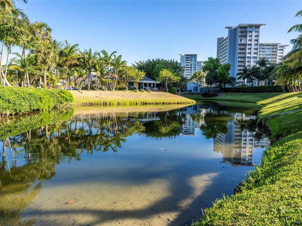 2608 Inlet Dr, Fort Lauderdale FL 33316