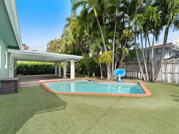 1807 NE 8th St, Fort Lauderdale FL 33304