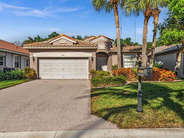 9989 Torino Drive, Lake Worth FL 33467