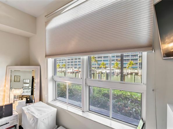 3001 NE 185th St 111, Aventura FL 33180