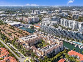 3001 NE 185th St 111, Aventura FL 33180