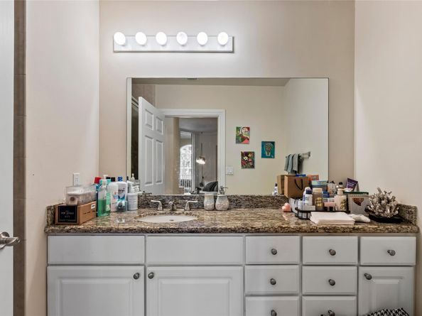 3001 NE 185th St 111, Aventura FL 33180