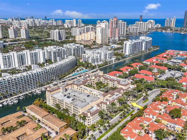 3001 NE 185th St 111, Aventura FL 33180