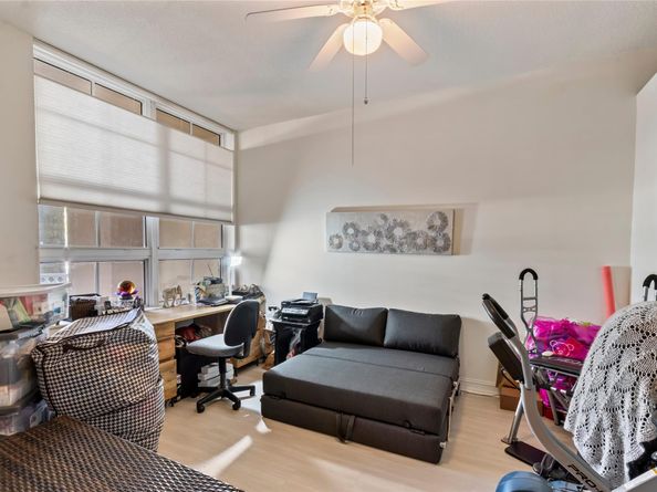 3001 NE 185th St 111, Aventura FL 33180