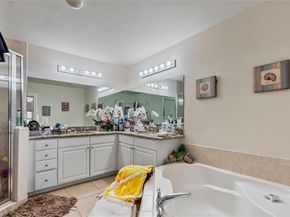 3001 NE 185th St 111, Aventura FL 33180