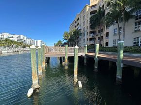 3001 NE 185th St 111, Aventura FL 33180