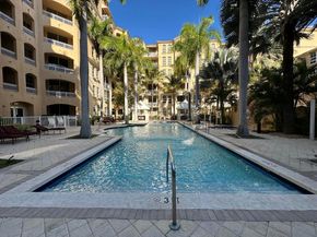 3001 NE 185th St 111, Aventura FL 33180