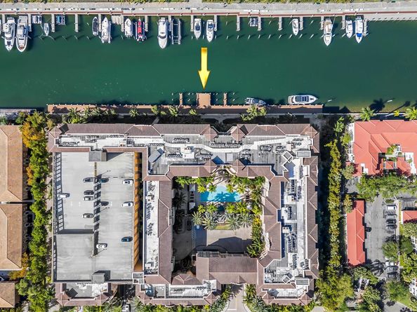 3001 NE 185th St 111, Aventura FL 33180