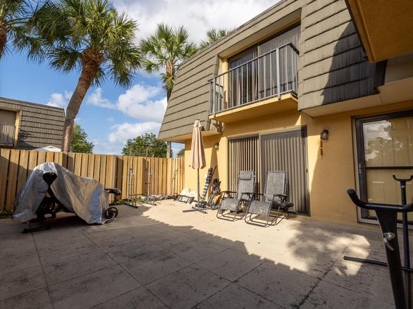 2604 26th Way, West Palm Beach FL 33407