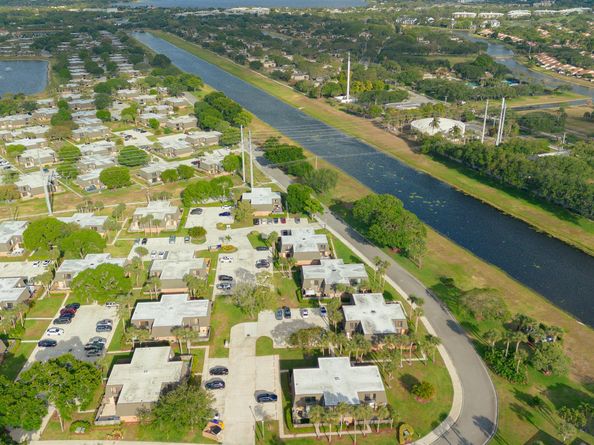 2604 26th Way, West Palm Beach FL 33407
