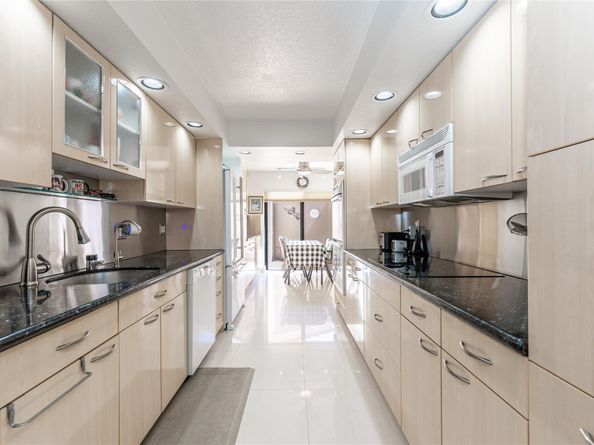 105 Saint Andrews Rd 105, Hollywood FL 33021