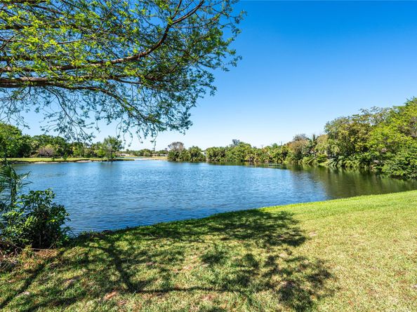 105 Saint Andrews Rd 105, Hollywood FL 33021