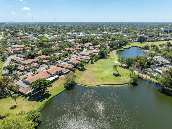 105 Saint Andrews Rd 105, Hollywood FL 33021