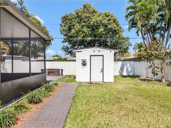 2271 SW 19th Ter, Miami FL 33145