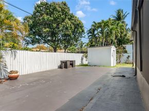 2271 SW 19th Ter, Miami FL 33145