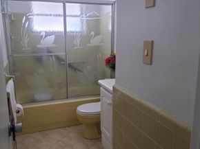 6810 NW 75th Street, Tamarac FL 33321