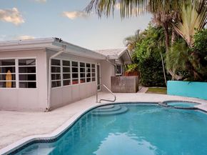 113 Park Lane E, Hypoluxo FL 33462