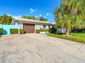 113 Park Lane E, Hypoluxo FL 33462