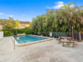 1830 Dixieanna St 404, Hollywood FL 33020