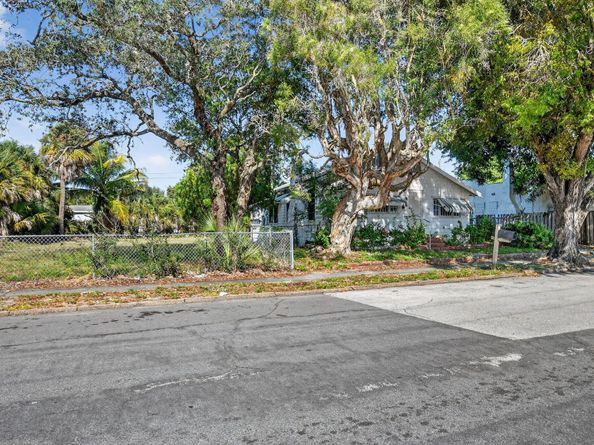 719 55th Street, West Palm Beach FL 33407