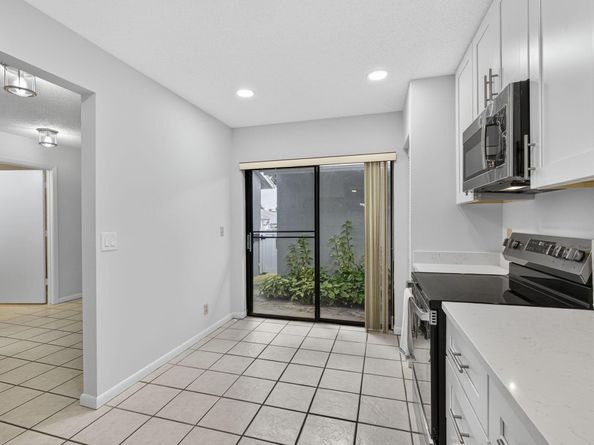 2641 Gately Drive W 2404, West Palm Beach FL 33415