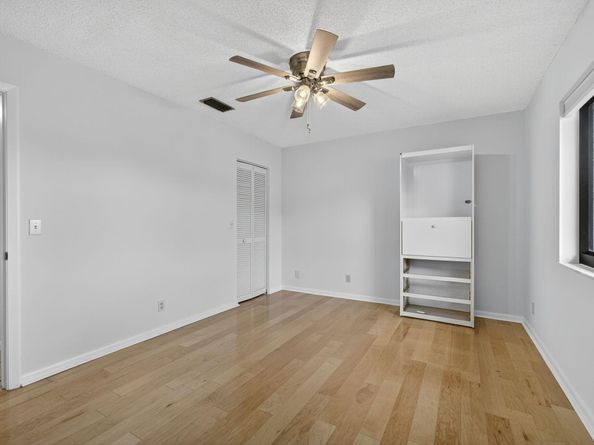 2641 Gately Drive W 2404, West Palm Beach FL 33415