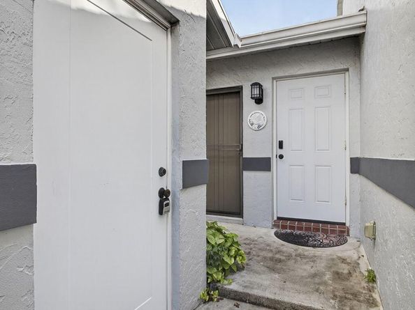2641 Gately Drive W 2404, West Palm Beach FL 33415