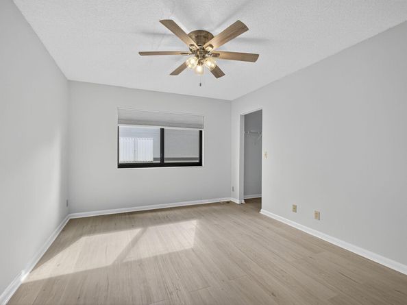 2641 Gately Drive W 2404, West Palm Beach FL 33415