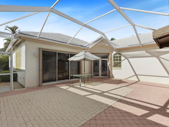 292 Canterbury Drive E, Palm Beach Gardens FL 33418