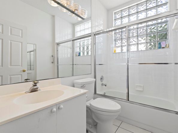292 Canterbury Drive E, Palm Beach Gardens FL 33418