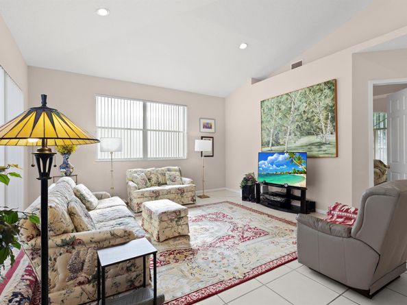 292 Canterbury Drive E, Palm Beach Gardens FL 33418