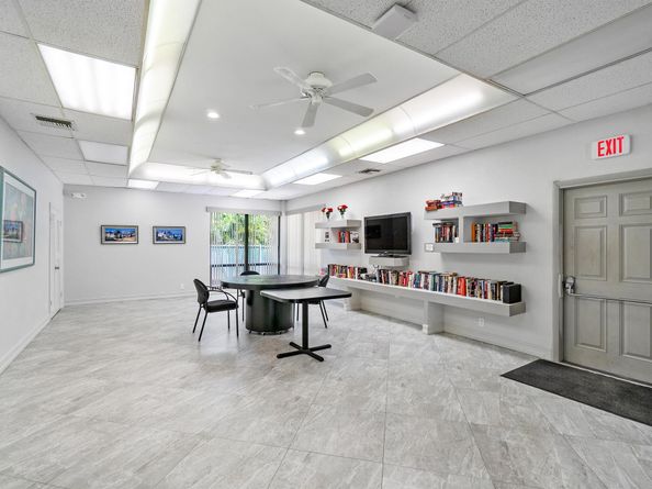 9285 Vista Del Lago D, Boca Raton FL 33428