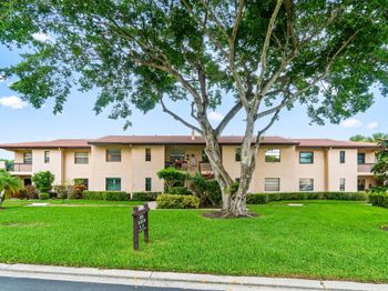 9285 Vista Del Lago