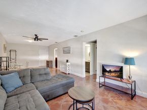 2400 NE 33rd Avenue 211, Fort Lauderdale FL 33305