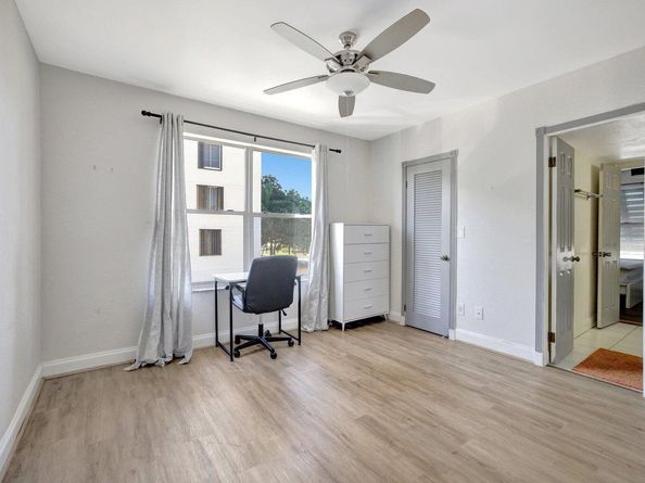 2400 NE 33rd Avenue 211, Fort Lauderdale FL 33305