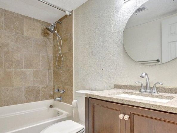 2400 NE 33rd Avenue 211, Fort Lauderdale FL 33305