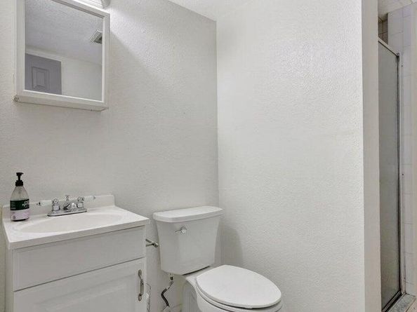 2400 NE 33rd Avenue 211, Fort Lauderdale FL 33305